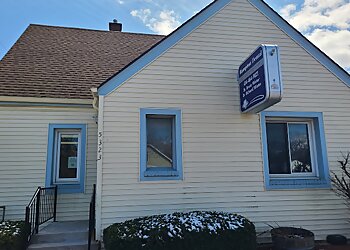 Milwaukee Cosmetic Dentists Richard B. Winter, DDS, MAGD, DICOI, DABOI, FAAID - HAMPTON DENTAL ASSOCIATES, SC