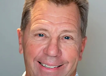 Richard E. Winnick - Lakewood, CO Eye Doctors - Doctor Portrait Image