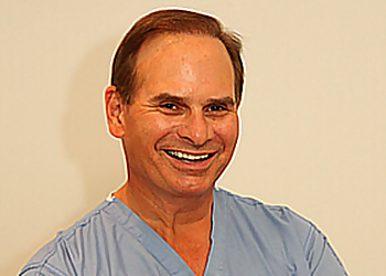 Richard Zienowicz, MD - BODY BY Z Richard Zienowicz, MD - Providence, RI Plastic Surgeons - Doctor Portrait Image