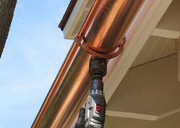 Indianapolis gutter cleaner Richmond Exteriors