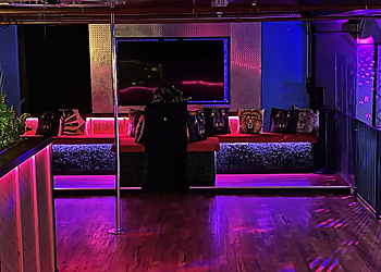 Rochester Night Clubs Roar