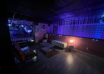 Rochester Night Clubs Roar