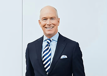 Robert K. Maloney, MD, M.A. (Oxon) - MALONEY-SHAMIE-HURA VISION INSTITUTE Robert K. Maloney, MD, M.A. (Oxon) - Los Angeles, CA Eye Doctors - Doctor Portrait Image