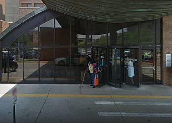 Detroit Oncologists Robert Morris, MD - KARMANOS CANCER CENTER