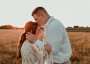 Cedar Rapids Wedding Photographers Rock Tai Photography