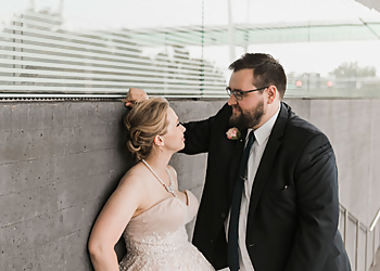 Cedar Rapids Wedding Photographers Rock Tai Photography
