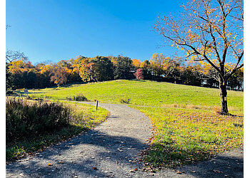 Yonkers hiking trail Rockefeller State Park Preserve