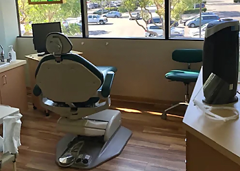 Rohan S. Toor, DDS - ROHAN TOOR DENTAL CARE - Ventura, CA Cosmetic Dentists - Clinic Interior Image
