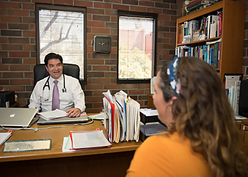 Thousand Oaks Gynecologists Ronald E. De La Peña, MD