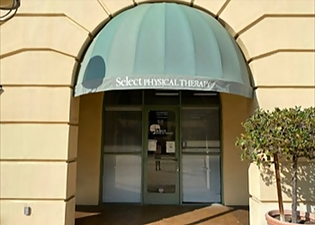 Glendale Physical Therapists Roy-Carlo Maclang, PT, DPT, COMT - SELECT PHYSICAL THERAPY-GLENDALE