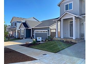 Royal Garden Lawn Maintenance Salem Lawn Care Services image 1
