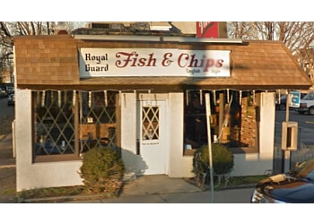 3 Best Seafood Restaurants In Stamford Ct Threebestrated Royal Guard Fish And Chips