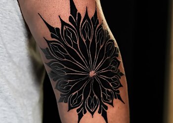 Royal Ink Tulsa Tattoo Shops image 1