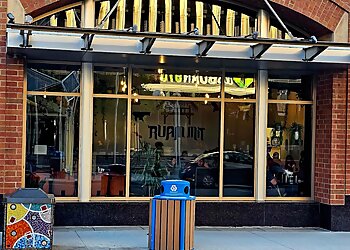 Ruam Mit - St Paul, MN Thai Restaurants - Restaurant Exterior Image