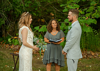 Columbus Wedding Officiants Run to an Elopement