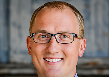Ryan Nygard, DDS - SMILECARE DENTAL Ryan Nygard, DDS - SMILECARE DENTAL - Fargo, ND Cosmetic Dentists - Doctor Portrait Image