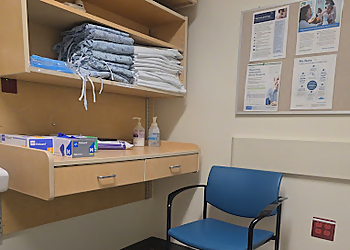 Sako Chen, MD - Downey, CA Endocrinologists - Treatment Room Image