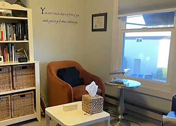 Sam Stiede - AUTHENTICALLY THRIVE THERAPY - San Mateo, CA Therapists - Clinic Interior Image