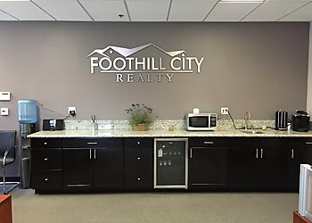 Fontana Real Estate Agents Sandro Ustrell - FOOTHILL CITY REALTY