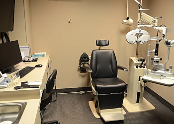 Scott Blomberg, OD - VISION CARE ASSOCIATES - Springfield, IL Pediatric Optometrists - Treatment Room Image