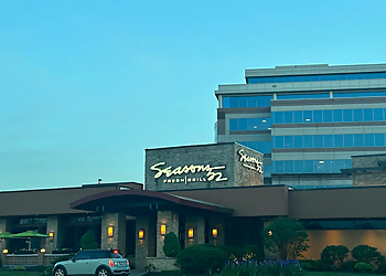 Cincinnati American Restaurants Seasons 52 Cincinnati