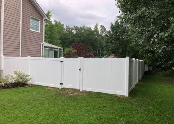 Fayetteville fencing contractor Seegars Fence Company