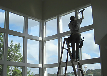 Servicore Clean Window Cleaning Servicore Clean Window Cleaning - Tampa, FL Window Cleaners - Indoor Service Image