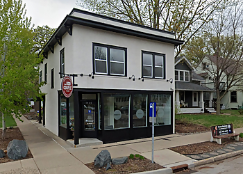 St Paul Real Estate Agents Shane Montoya - THE ODD COUPLE TEAM | COLDWELL BANKER REALTY