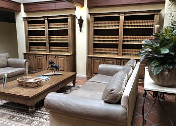 Oxnard Personal Injury Lawyers Shannon M. Crane - CRANE FLORES, LLP