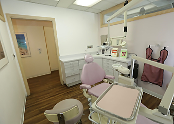 Sharam Ghodsi, DDS - LASTING SMILES - West Covina, CA Cosmetic Dentists - Surgery Room Image