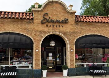Simma's Bakery 