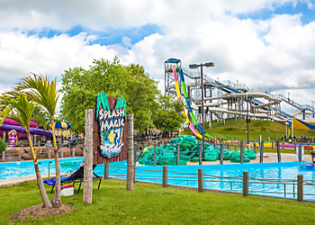 Rockford Amusement Parks Six Flags Hurricane Harbor