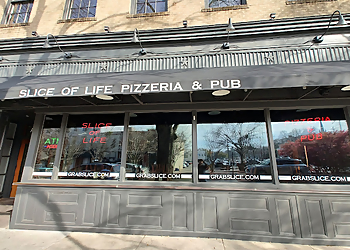 Wilmington Pizza Places Slice of Life Pizzeria & Pub Downtown