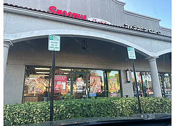 Smoothie Plus Hollywood Juice Bars image 1