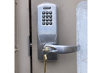 Columbus Locksmiths Snap & Crack Locksmith