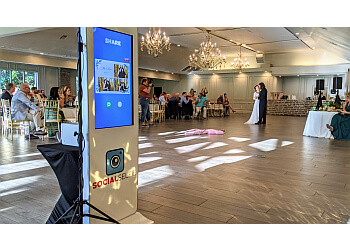 Oklahoma City Photo Booth Companies Social Selfie OKC LLC.