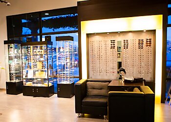 Bakersfield Eye Doctors Son Nguyen, OD - BAKERSFIELD EYE CARE OPTOMETRIC CENTER