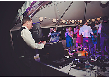 Salem Djs Sounds Good Entertainment