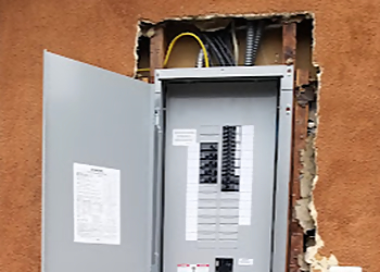 Oxnard Electricians Sparky Crew Electric