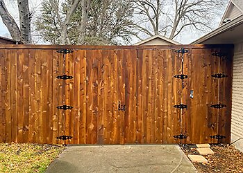 Dallas Fencing Contractors Star Gates & Fences