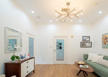 Lewisville Plastic Surgeon Stephanie Beidler Teotia, MD