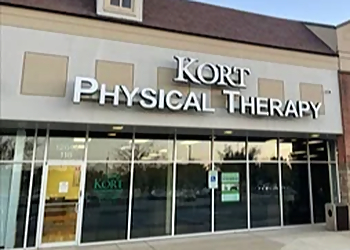 Louisville Physical Therapists Stephanie Elliot, PT, DPT, OCS - KORT PHYSICAL THERAPY