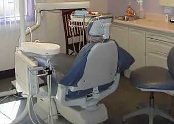 New Haven Cosmetic Dentists Stephen C. Malinconico, DMD