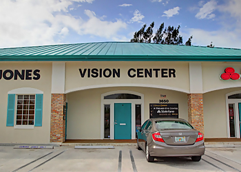 West Palm Beach Pediatric Optometrists Steve T. Bussa, OD - PREMIER EYE CENTER