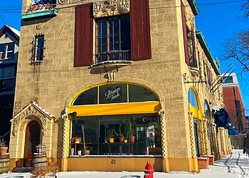 Milwaukee Vegetarian Restaurants Strange Town