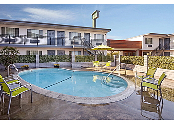 Downey Hotels Studio Inn & Suites at Promenade Downey
