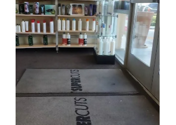 Supercuts Palmdale - Palmdale, CA Hair Salons - Salon Interior Image