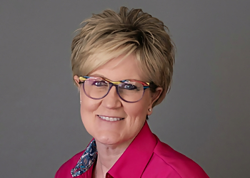 Susan Catt, MD, FACOG - Peoria, IL Gynecologists - Doctor Portrait Image