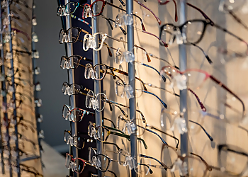 Vancouver Eye Doctors Suzanne Zamberlan, OD - EVERGREEN EYE CARE