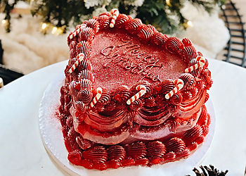 Sweet Dee’s Bakeshop Scottsdale Cakes image 1